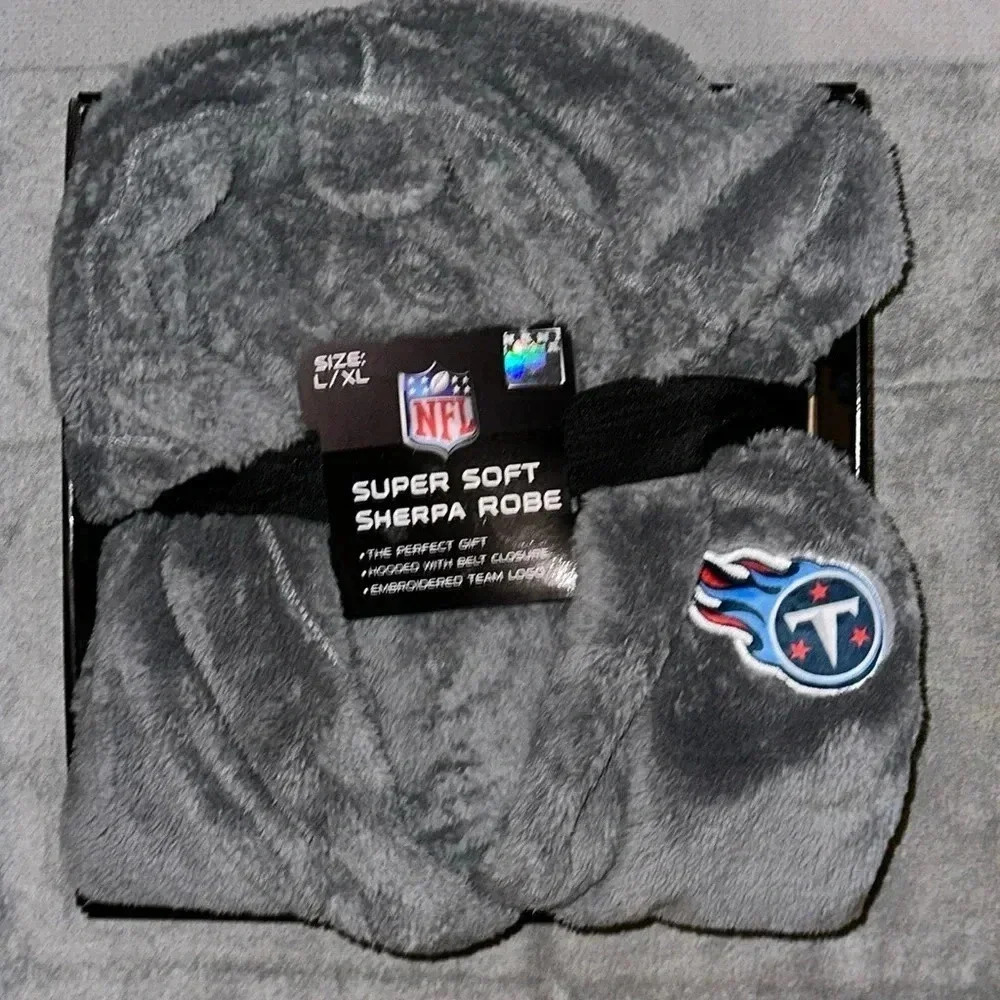 NWT NFL NASHVILLE TENNESSEE TN TITANS FOOTBALL SUPER SOFT SHERPA ROBE LG/XL